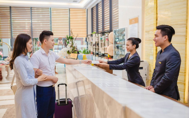 Spiritual notes to remember when staying at a hotel